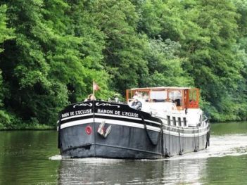 A vendre péniche Boot Alphen modèle Luxemotor pour une navigation fluviale