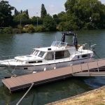 Vedette à moteur Kempala à vendre