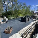 Freycinet-Frachtschiff 38,97 m BONANZA (1957) – Außenterrasse mit Gartenmöbeln