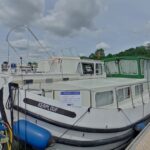 Pénichette Locaboat 935 Kerplouf (1986) – Außenansicht am Steg