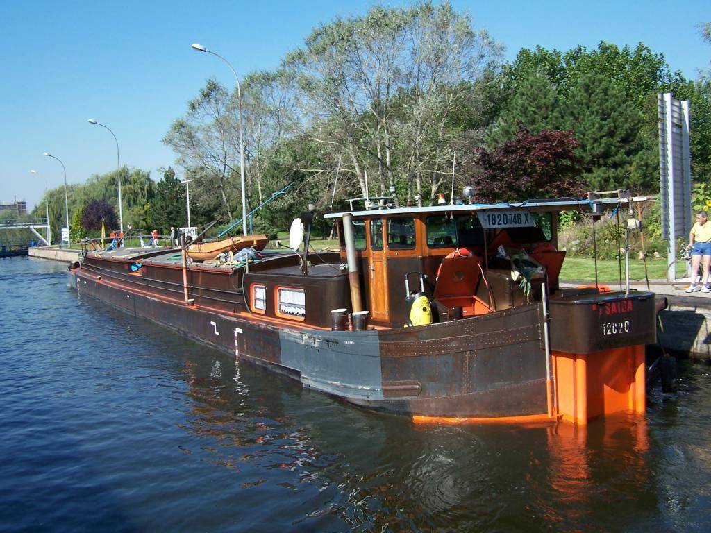 Photo de la péniche événementielle de 39 mètres, Saiga