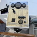 Niederländische Motoryacht Smelne 1140 Dreamflower (1985) – Außensteuerstand mit Instrumenten