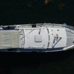 Niederländische Motoryacht Smelne 1140 Dreamflower (1985) – Luftaufnahme der Decks von oben