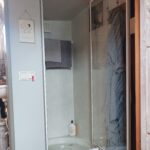 Niederländisches Hagenaar-Schiff 18 m ANNA (1911) – Duschraum mit Duschkabine