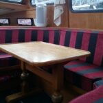 Niederländische Motoryacht Linssen 372 SX LE VOGUE (1992) – Salon-Dinette mit Sitzbänken