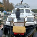 Niederländische Motoryacht Linssen 372 SX LE VOGUE (1992) – Frontansicht vom Steg