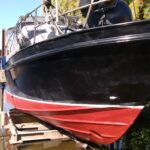 Niederländische Motoryacht Linssen 372 SX LE VOGUE (1992) – Stahlbug und Rumpf aus dem Wasser
