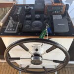 Motoryacht Van Vliet Atico 38 Joanne (1994) – Außensteuerstand mit Steuerrad und Instrumenten