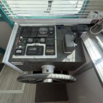Niederländische Motoryacht Vetus 1200 Damier (1992) – Instrumententafel des Innensteuerstands