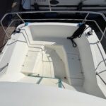 Niederländische Motoryacht Vetus 1200 Damier (1992) – vorderes Cockpit mit Staufächern
