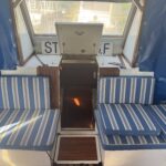 Trawler Schouten Muiden Tibo (1978) – Achtercockpit, Sitzbänke und Niedergang